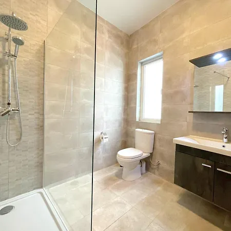 Apartment, Few Steps From Ghadira Bay * メーリッハ