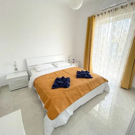 アパート Apartment, Few Steps From Ghadira Bay