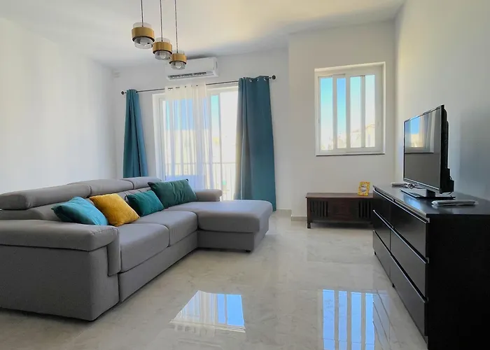 Apartment, Few Steps From Ghadira Bay 梅利哈