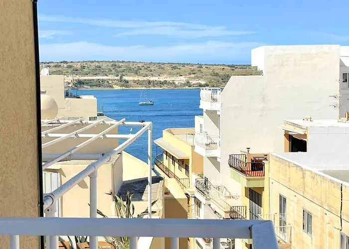 公寓 Apartment, Few Steps From Ghadira Bay *