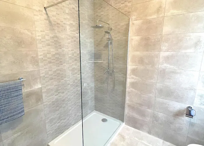 Apartment, Few Steps From Ghadira Bay