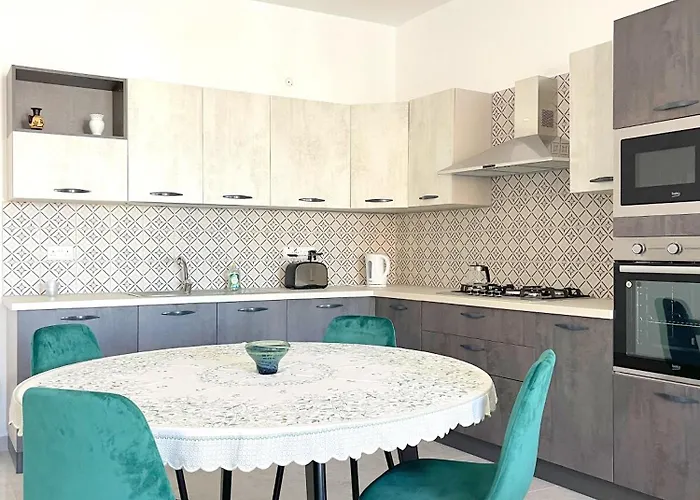 公寓 Apartment, Few Steps From Ghadira Bay *